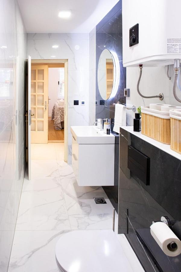 Three Bedroom Apartment With Old Town View - Orlanda'S Apartment ドゥブロブニク エクステリア 写真